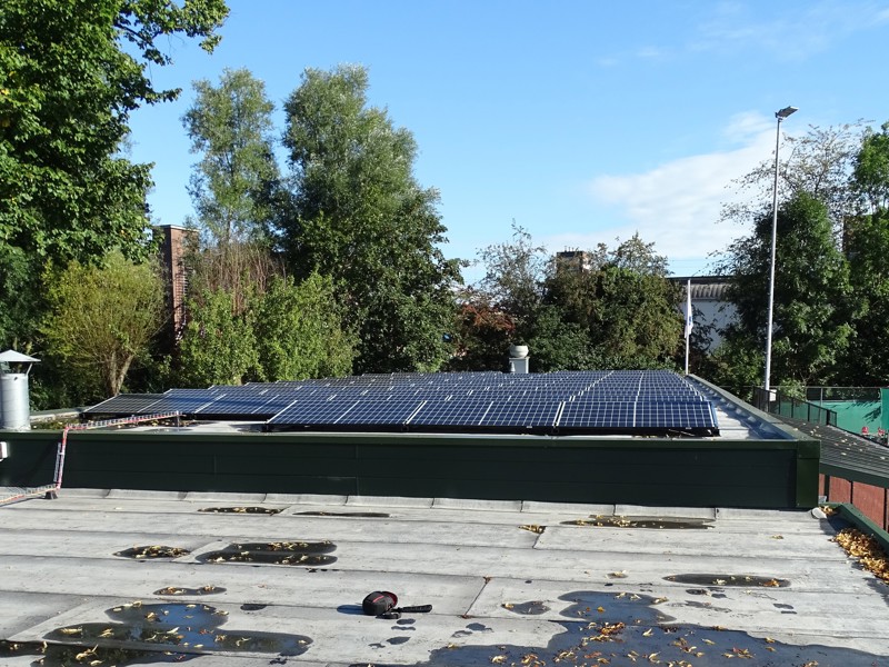 Nieuw Dak Met Zonnepanelen 1